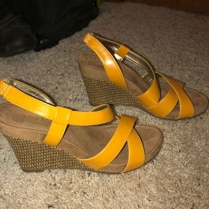 Aerology size 7 wedges never worn outside